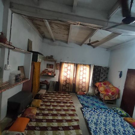 श्री बांके बिहारी सेवा धाम Hotel Vrindāvan Buitenkant foto